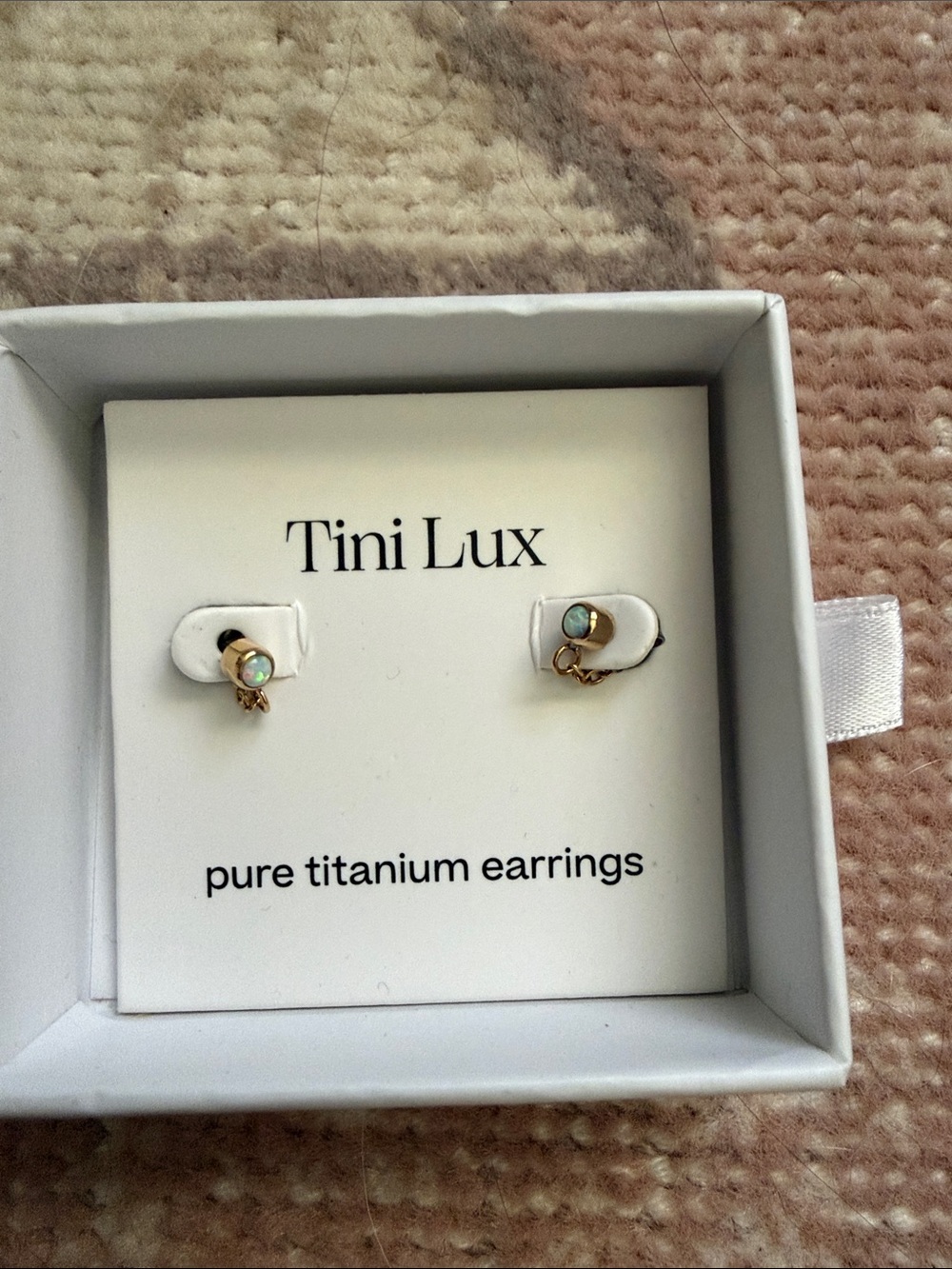 Hypoallergenic Toni Lux Titanium Opal Stud Earrings - White/Blue Opal